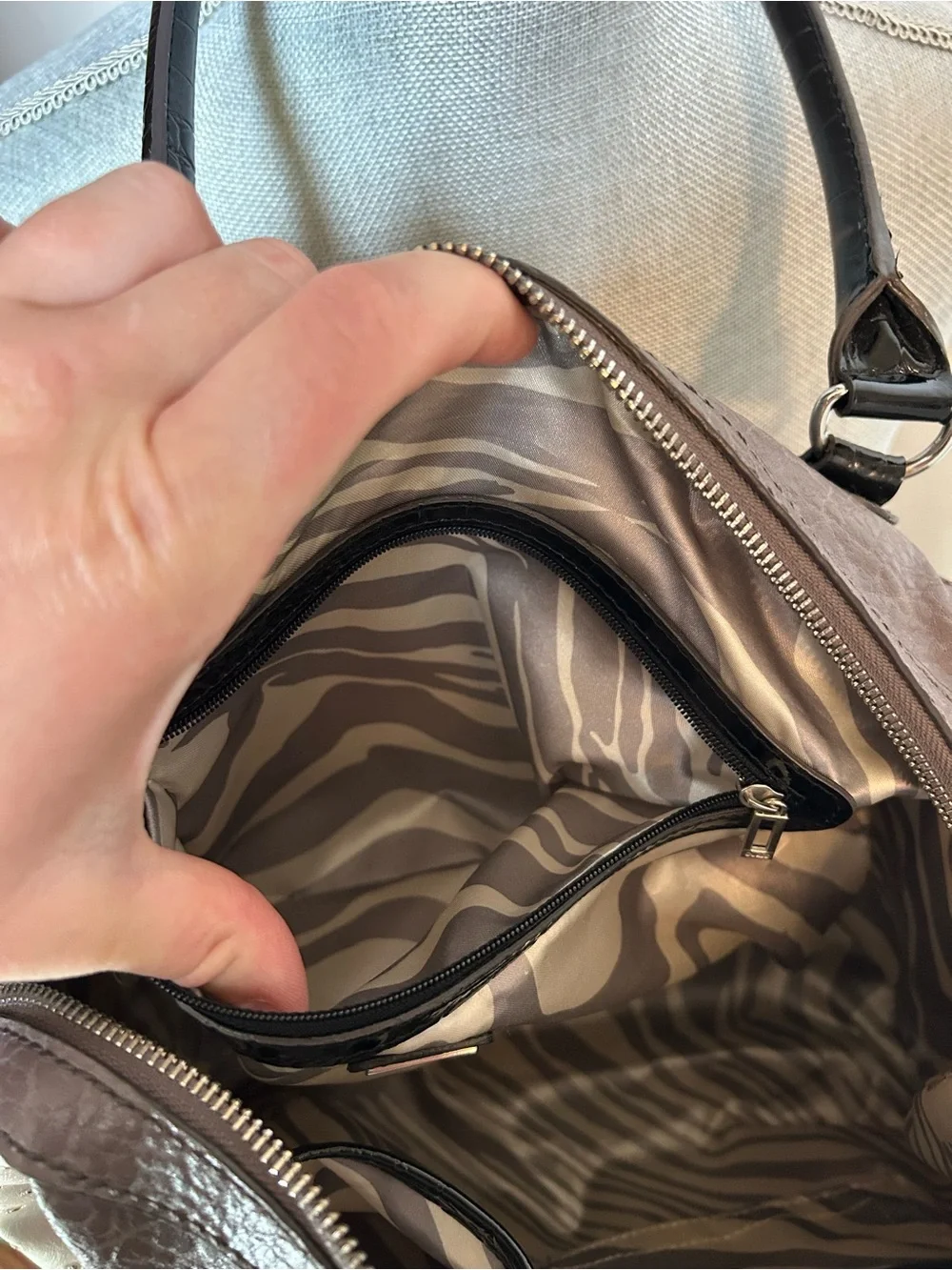 Guess Two-Tone Gray, Cream and Black Satchel Shoulder Bag